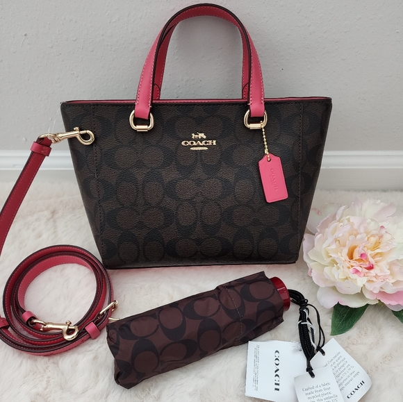 Coach Handbags - 🤎NEW Coach Bag and umbrella